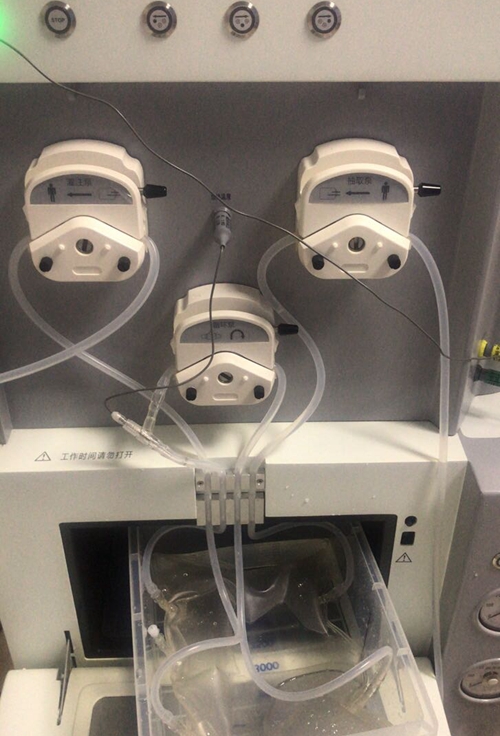 全县首例体腔热灌注_副本.jpg 全县首例体腔热灌注_副本.jpg