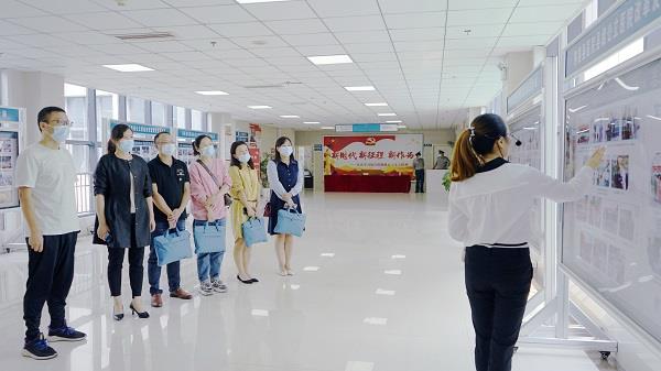 看图片展.jpg 看图片展.jpg