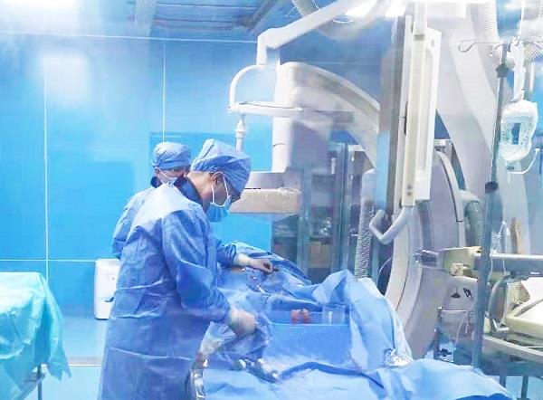 普通外科一病区·血管外科运用DSA诊治患者-600.jpg 普通外科一病区·血管外科运用DSA诊治患者-600.jpg