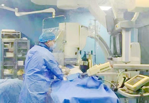 普通外科二病区·肿瘤科运用DSA诊治患者-600.jpg 普通外科二病区·肿瘤科运用DSA诊治患者-600.jpg