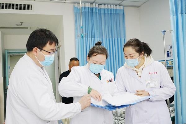 1 为待检患者查房 1 为待检患者查房.JPG