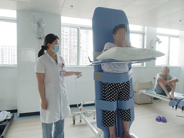 电动起立床训练 电动起立床训练.jpg