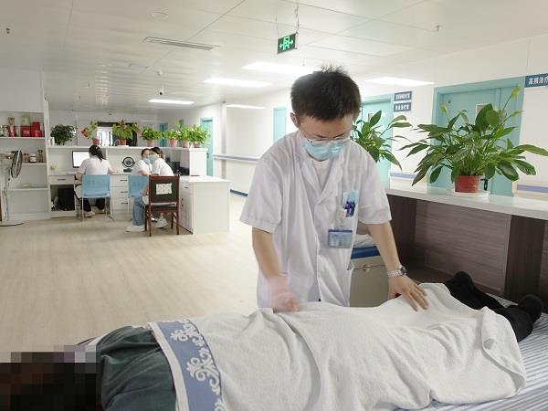 腰椎推拿治疗 腰椎推拿治疗.jpg