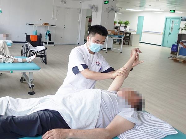 偏瘫推拿治疗 偏瘫推拿治疗.jpg