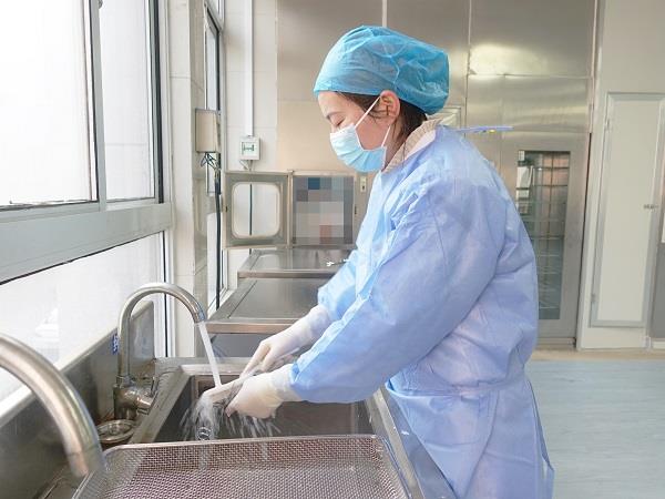 2 清洗器械 2 清洗器械.jpg