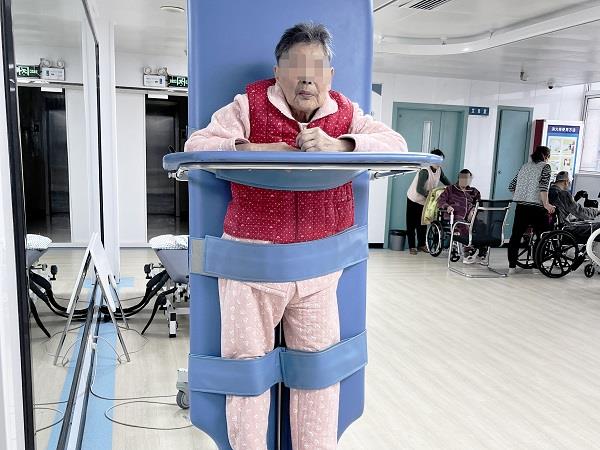 站立床训练.jpg